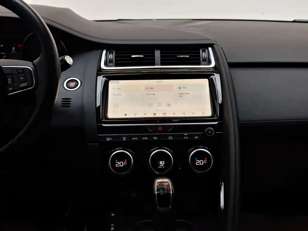 Jaguar E-PACE 2020 — фото 24