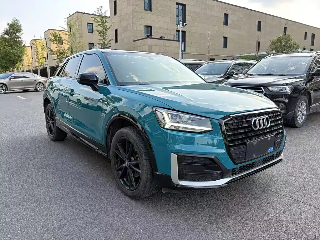 Audi Q2L 2020
