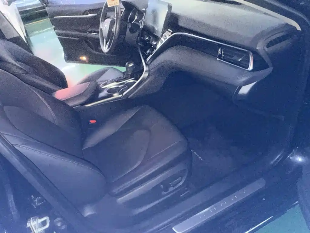 Toyota Camry 2023 — фото 11