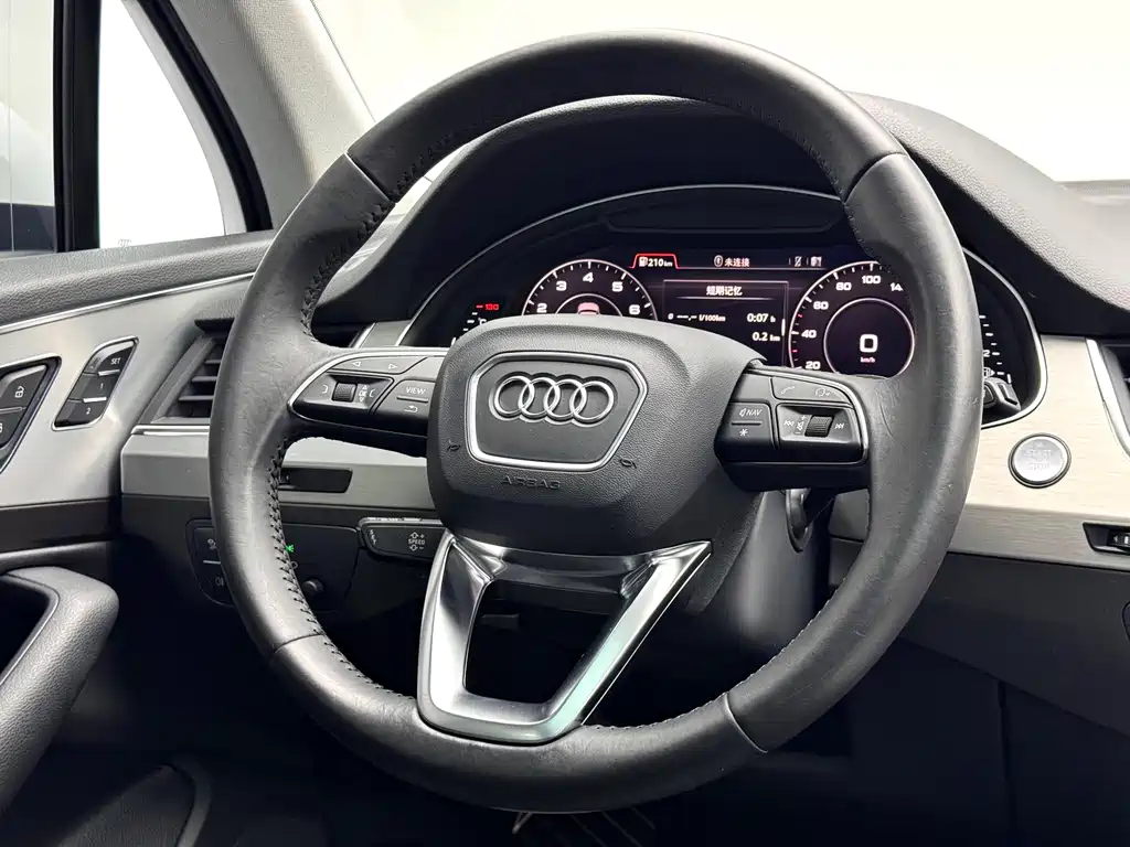 Audi Q7 2017 — фото 17