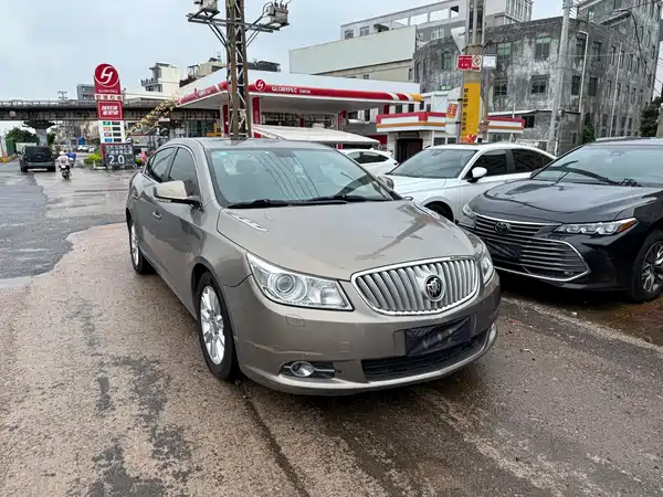 Buick LaCrosse 2012