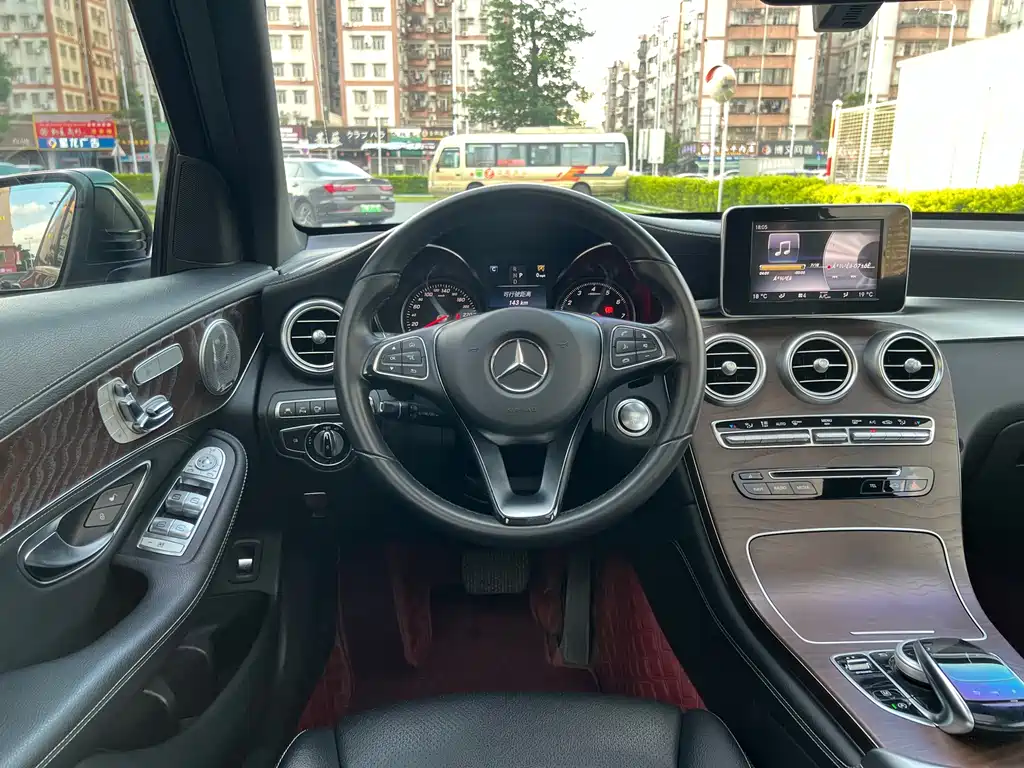 Mercedes-Benz GLC 2017 — фото 20
