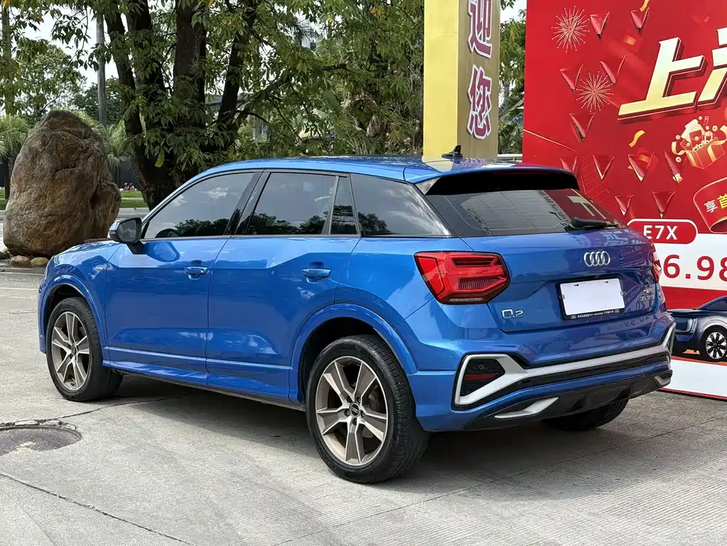 Audi Q2L 2022 — фото 12