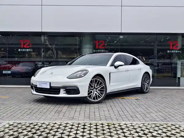 Porsche Panamera 2021