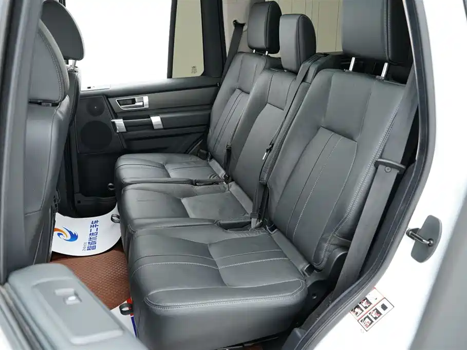 Land Rover Discovery 2014 — фото 11