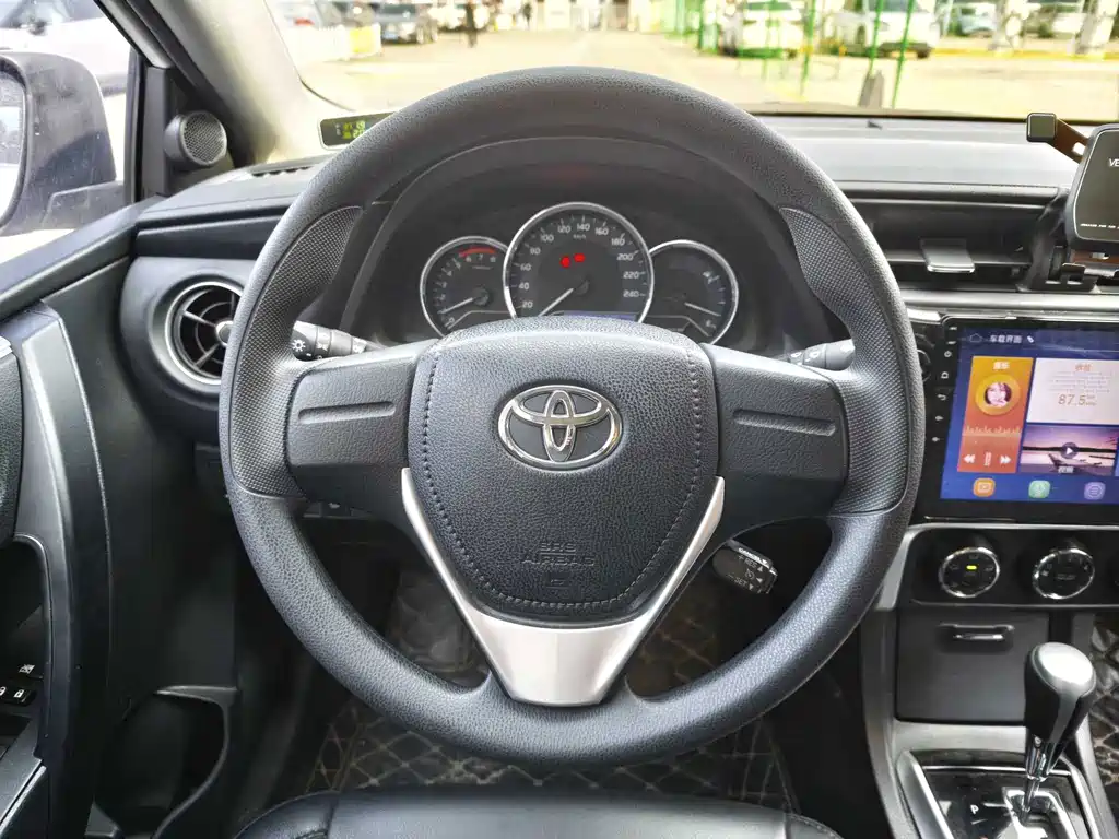 Toyota Corolla 2018 — фото 13