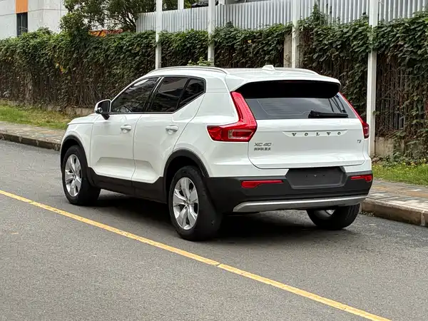 Volvo XC40 2021