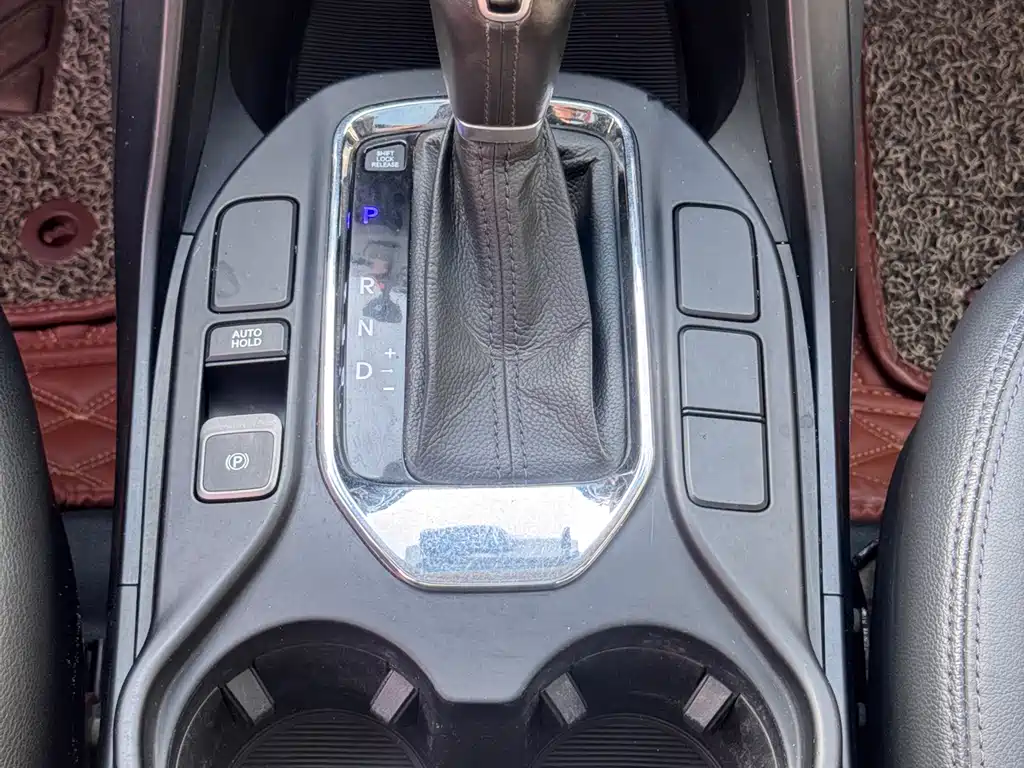 Hyundai Santa Fe 2015 — фото 15
