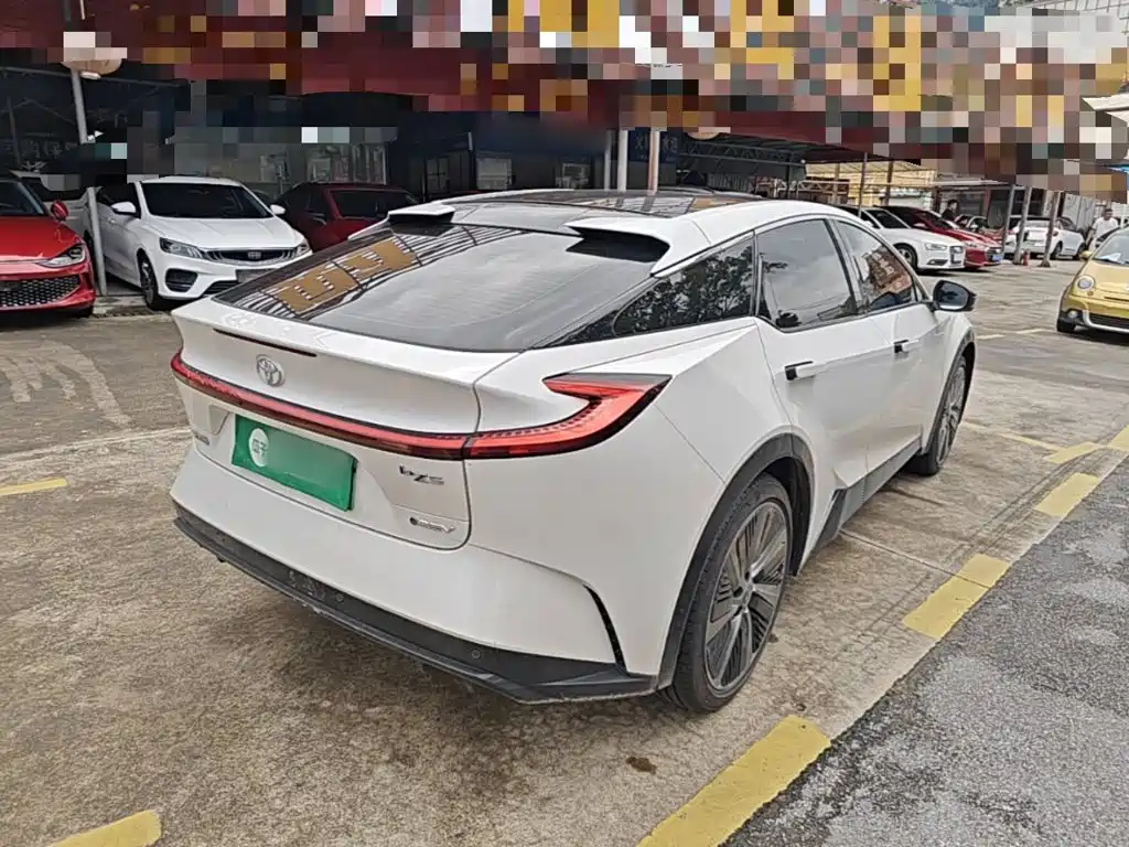 Toyota bZ5 2026