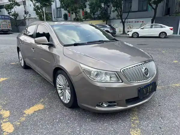 Buick LaCrosse 2011
