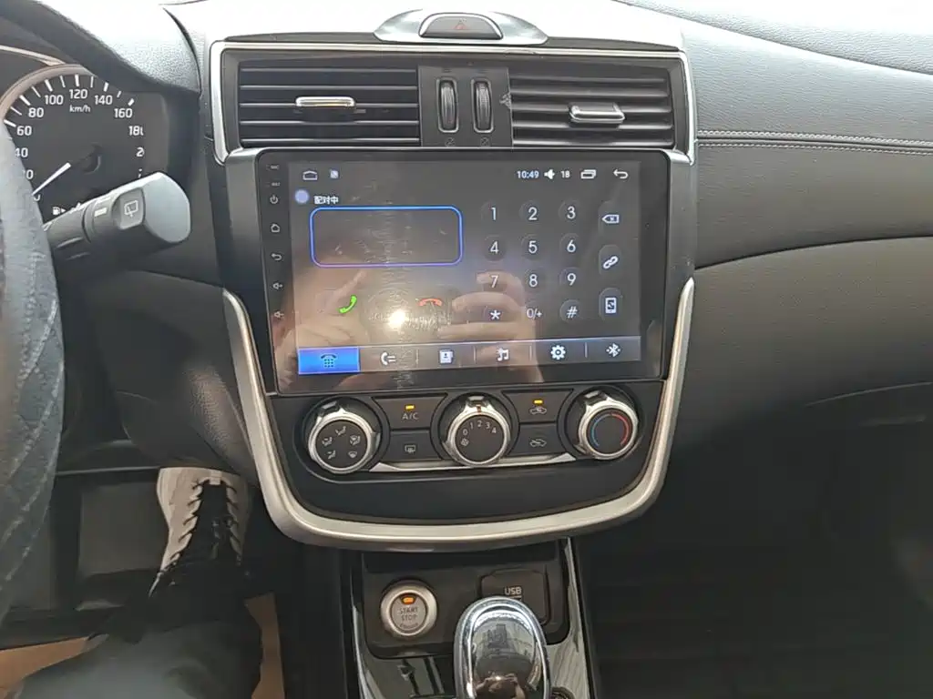 Nissan Tiida 2017 — фото 13