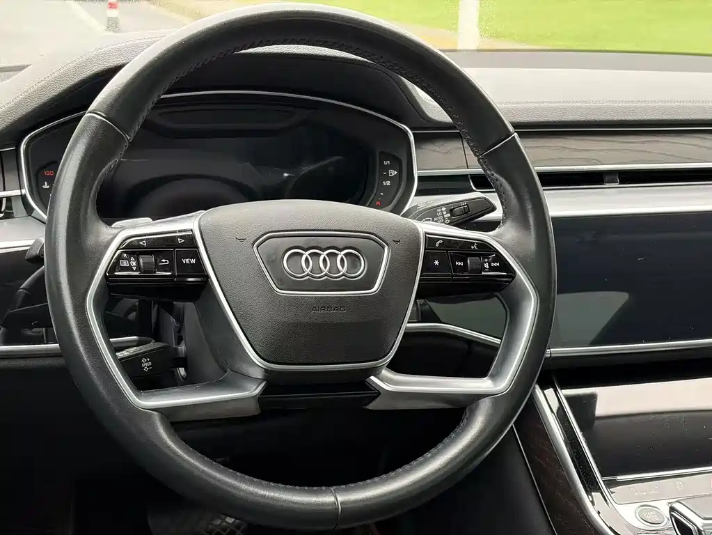 Audi A8 2021 — фото 16