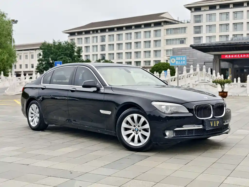 BMW 7 Series 2012 — фото 3