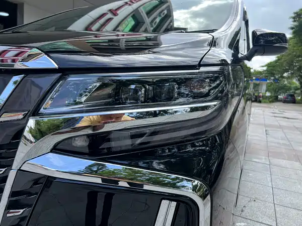 Toyota Alphard 2015