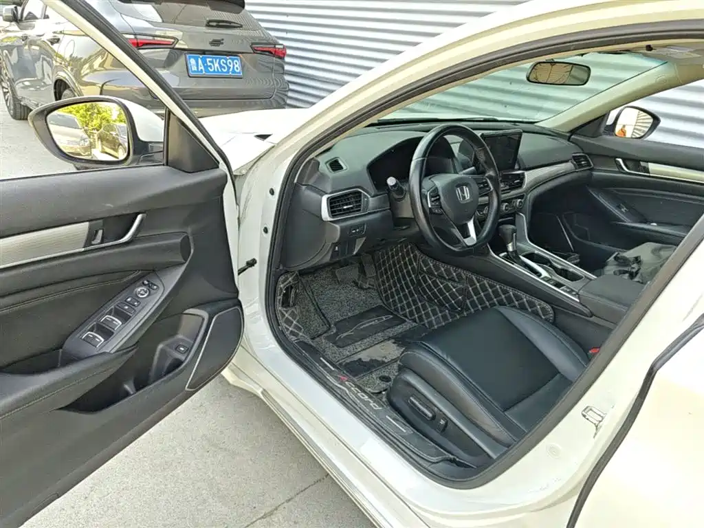 Honda Accord 2020 — фото 16