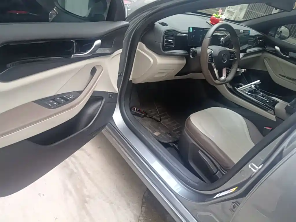 BYD Qin PLUS 2025 — фото 16