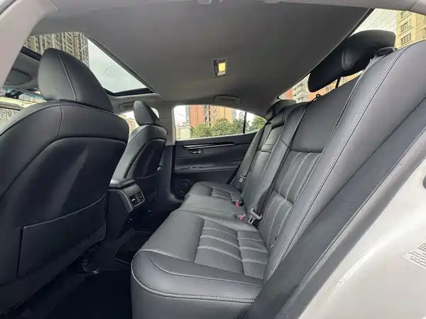 Lexus ES 2017