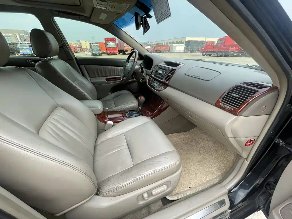 Toyota Camry 2005 — фото 24