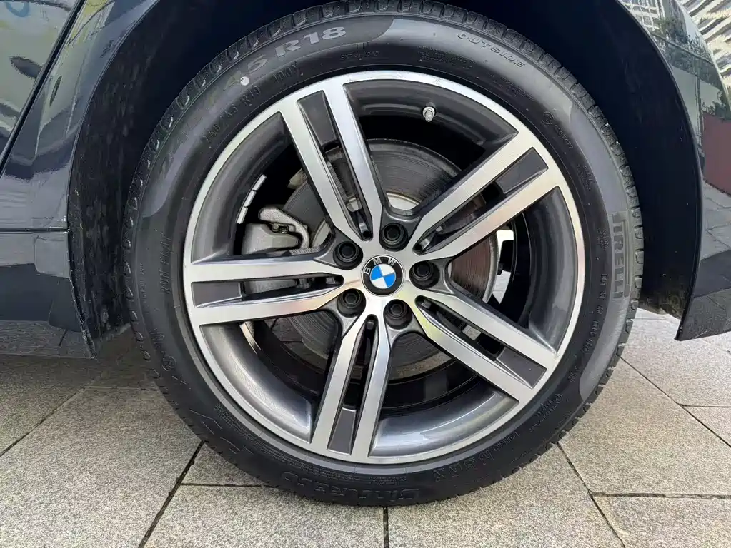 BMW 5 Series 2023 — фото 14