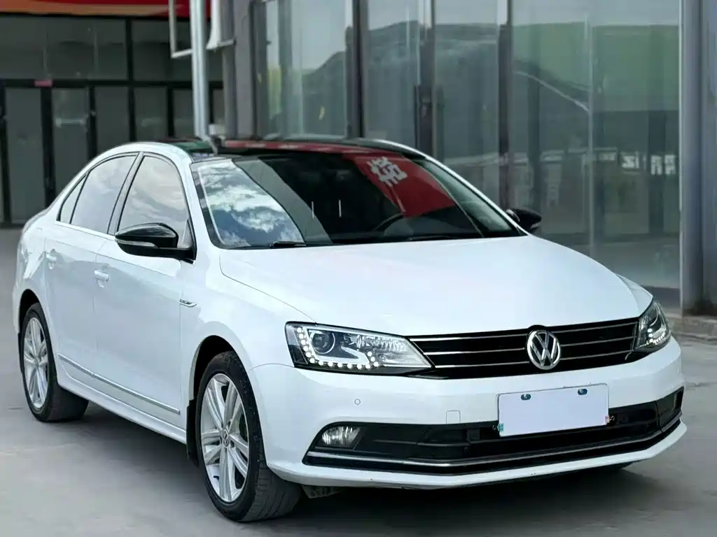Volkswagen Sagitar 2019