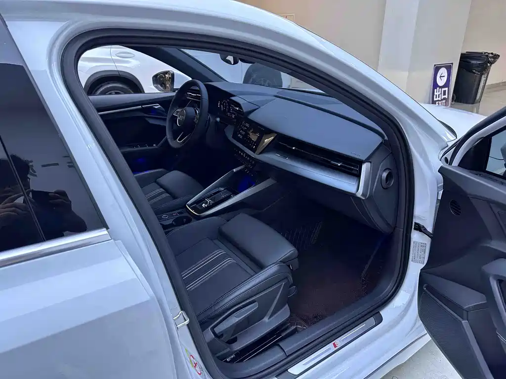 Audi A3 2022 — фото 10