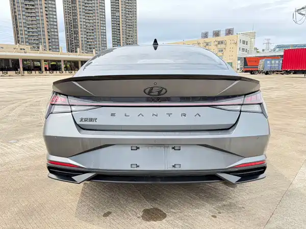 Hyundai Elantra 2023