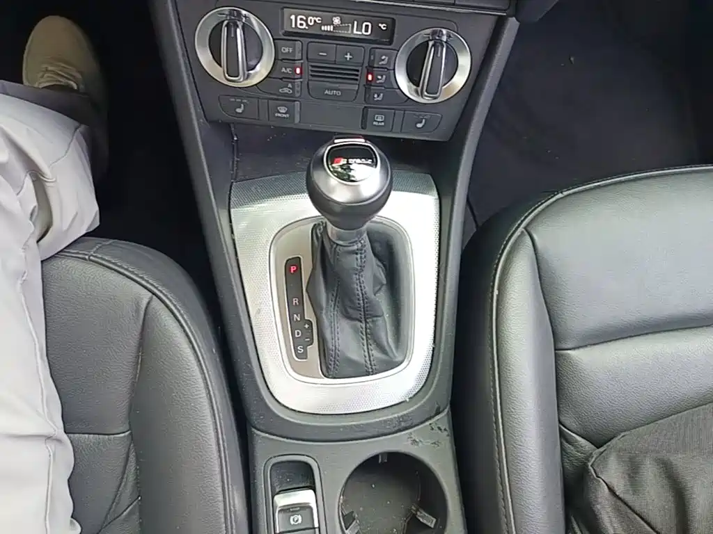 Audi Q3 2014 — фото 14