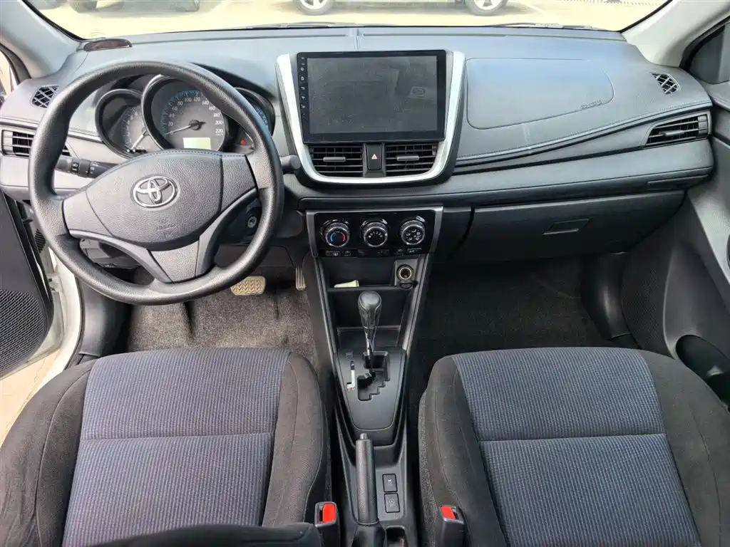 Toyota Yaris L 2018 — фото 9