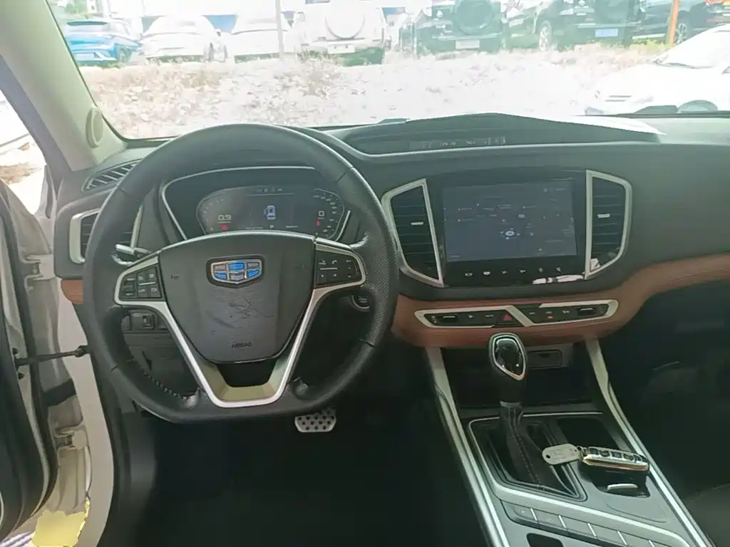 Geely Vision X6 2018 — фото 10