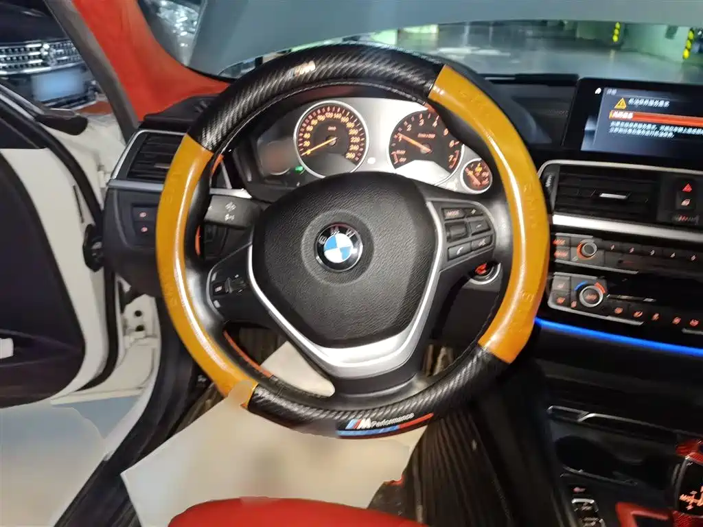 BMW 3 Series 2018 — фото 11