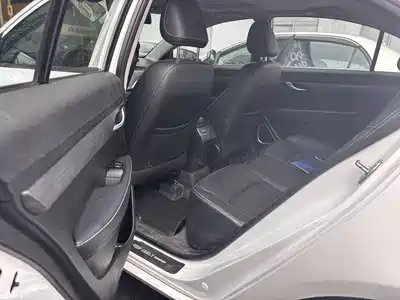 Geely Emgrand 2022