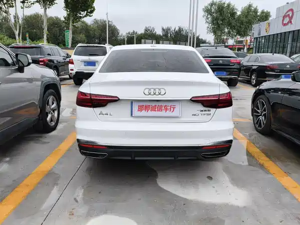 Audi A4L 2021