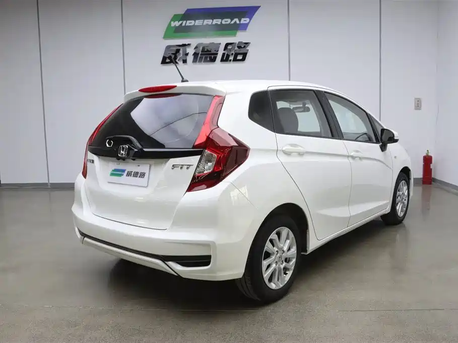 Honda Fit 2019 — фото 3
