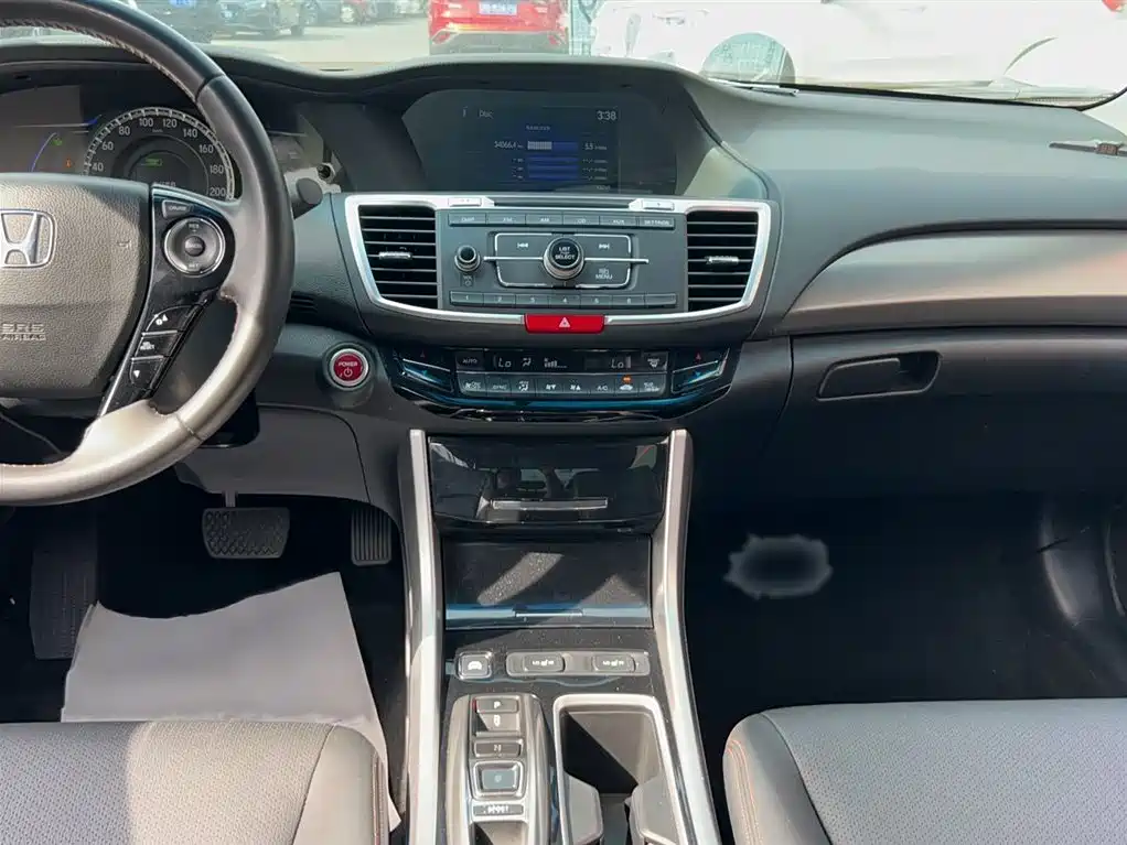 Honda Accord 2017 — фото 11
