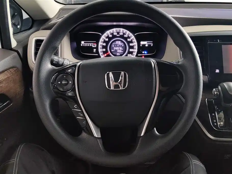 Honda Odyssey 2016 — фото 15