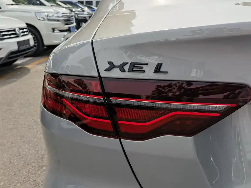 Jaguar XEL 2025 — фото 17