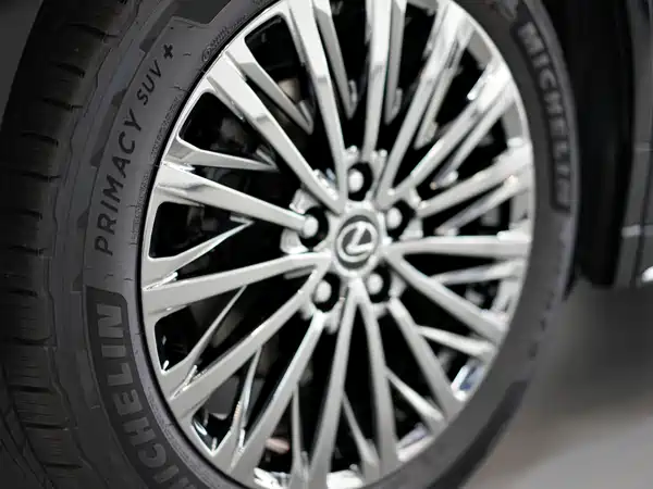 Lexus LM 2025