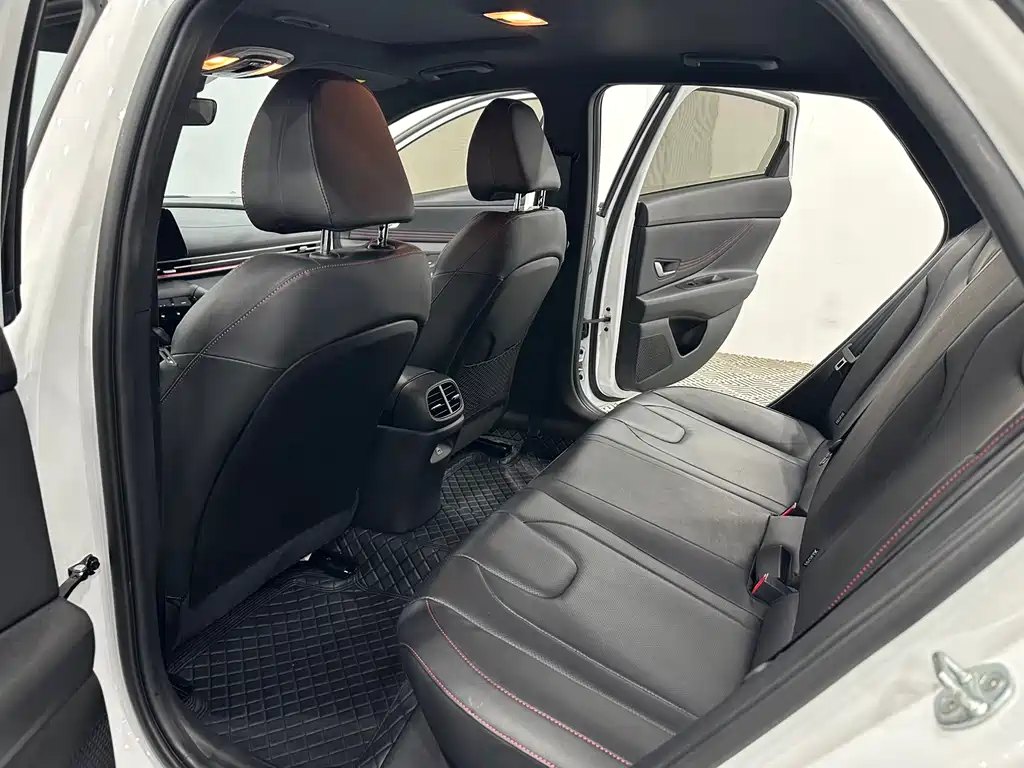 Hyundai Elantra 2023