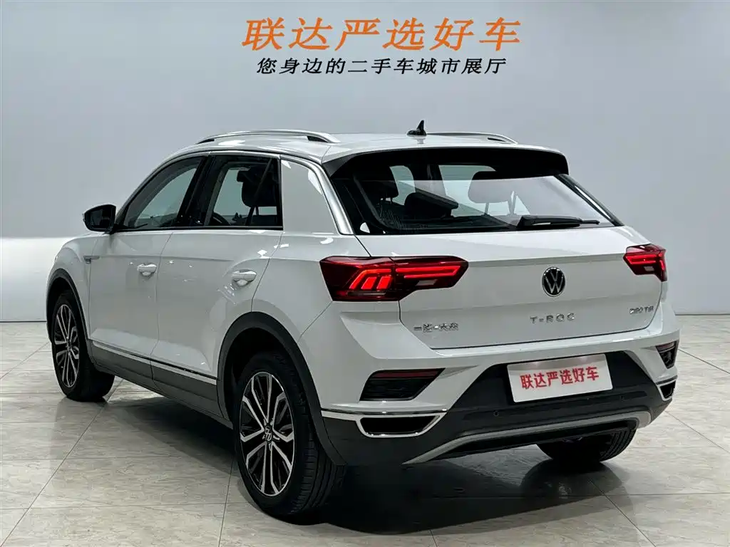 Volkswagen T-Roc 2023 — фото 9