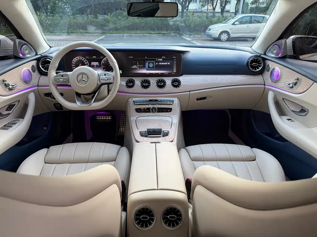 Mercedes-Benz E-Class 2021 — фото 18