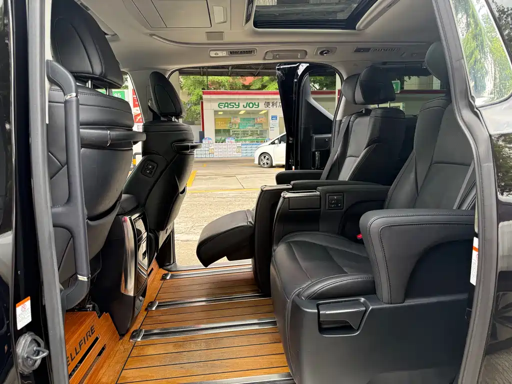 Toyota Vellfire 2020 — фото 12