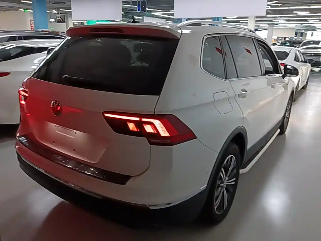 Volkswagen Tiguan L 2020 — фото 7