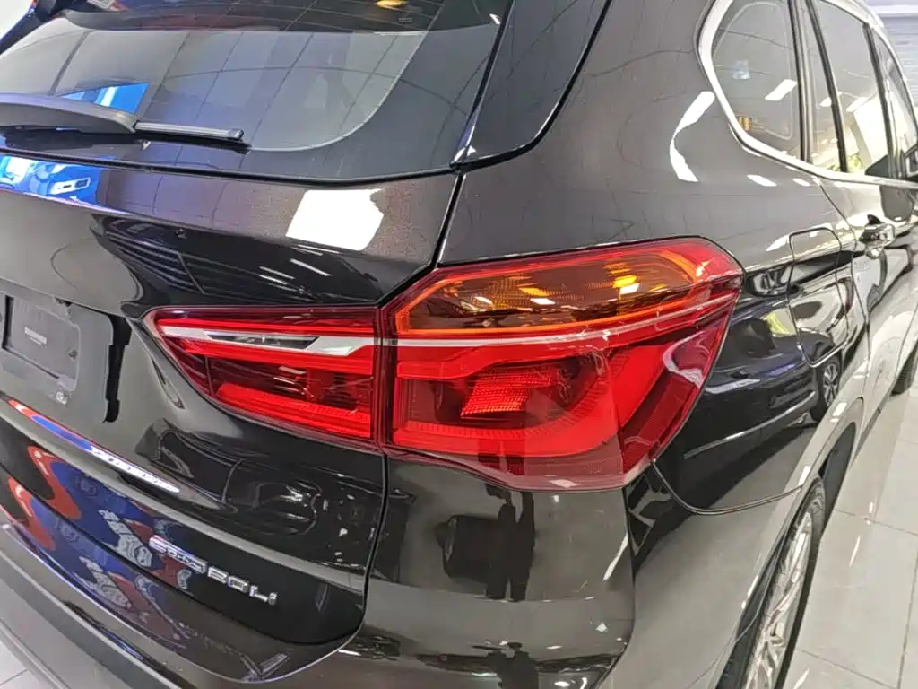 BMW X1 2018 — фото 24
