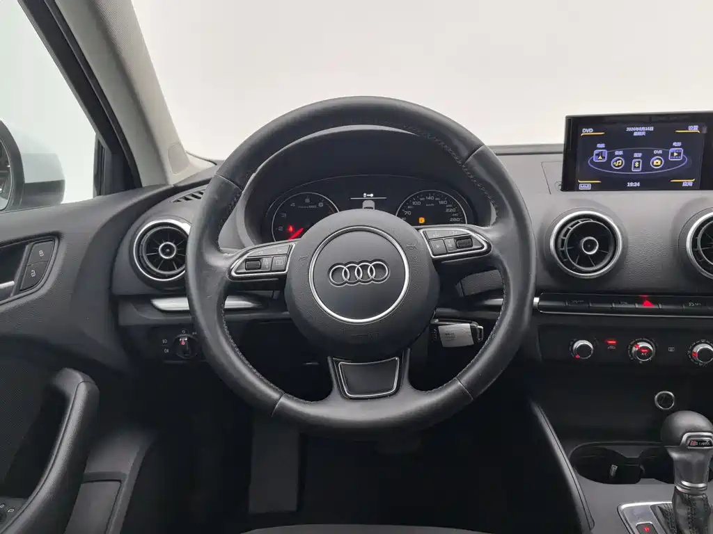 Audi A3 2016 — фото 11
