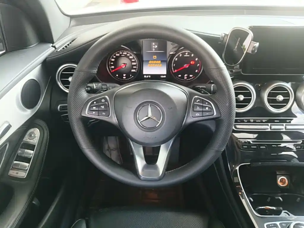 Mercedes-Benz GLC 2017 — фото 11