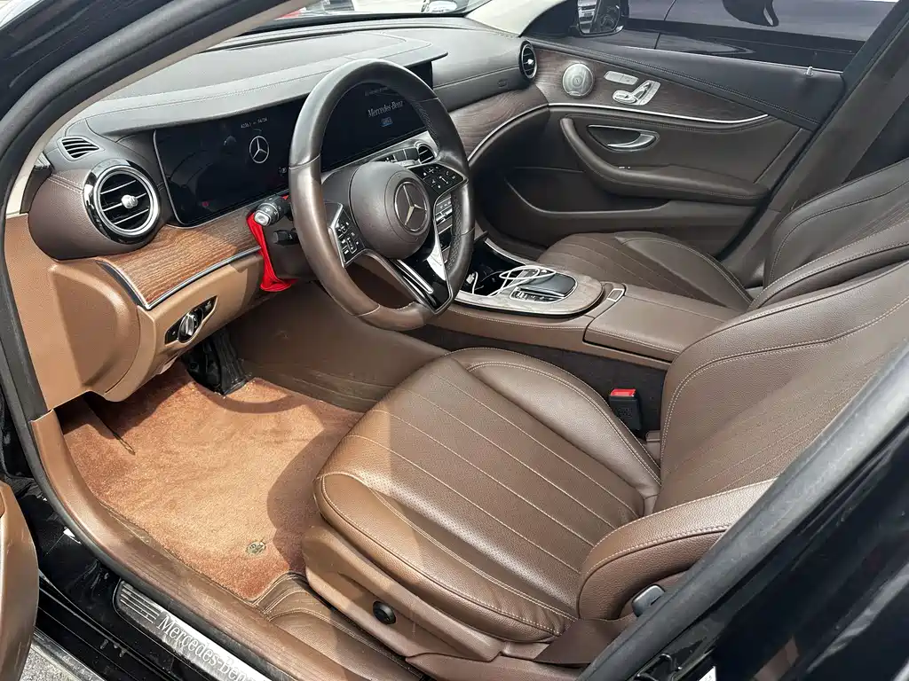 Mercedes-Benz E-Class 2023 — фото 7