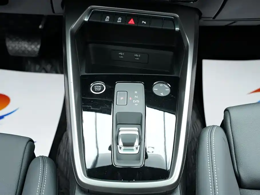 Audi A3 2023 — фото 19