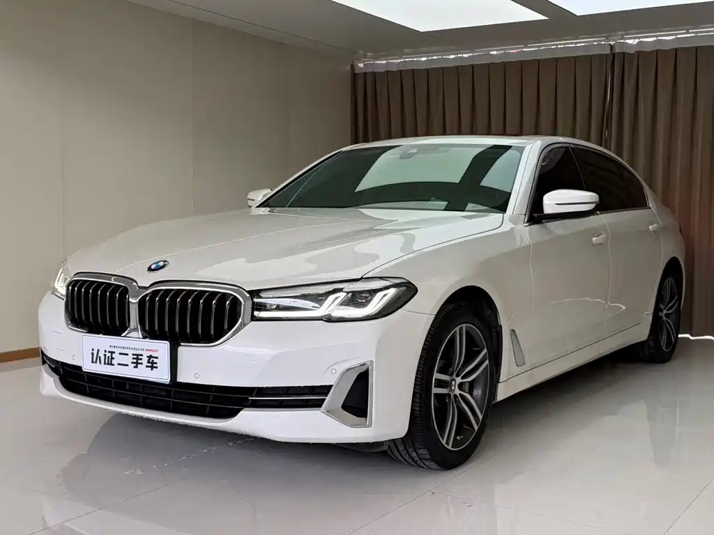 BMW 5 Series 2023 — фото 1