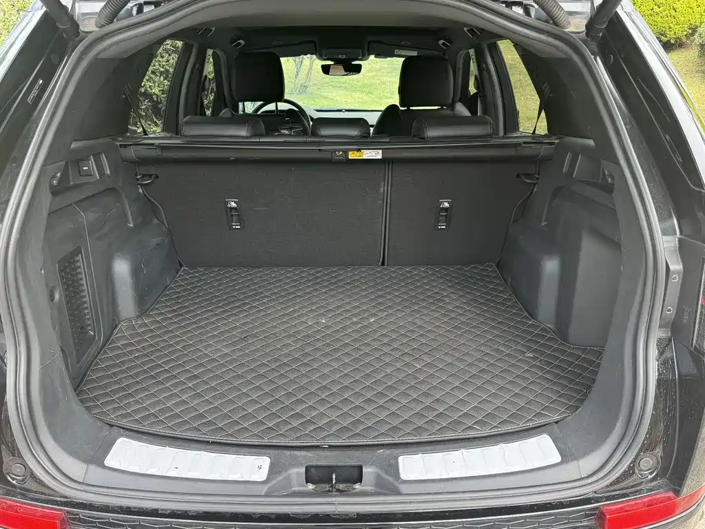 Land Rover Discovery Sport Hybrid 2023 — фото 12
