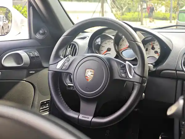 Porsche Cayman 2012